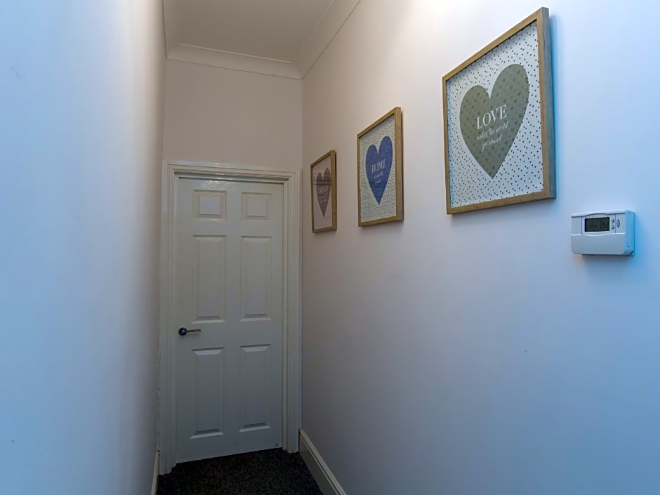 Town House @ Minshull New Road