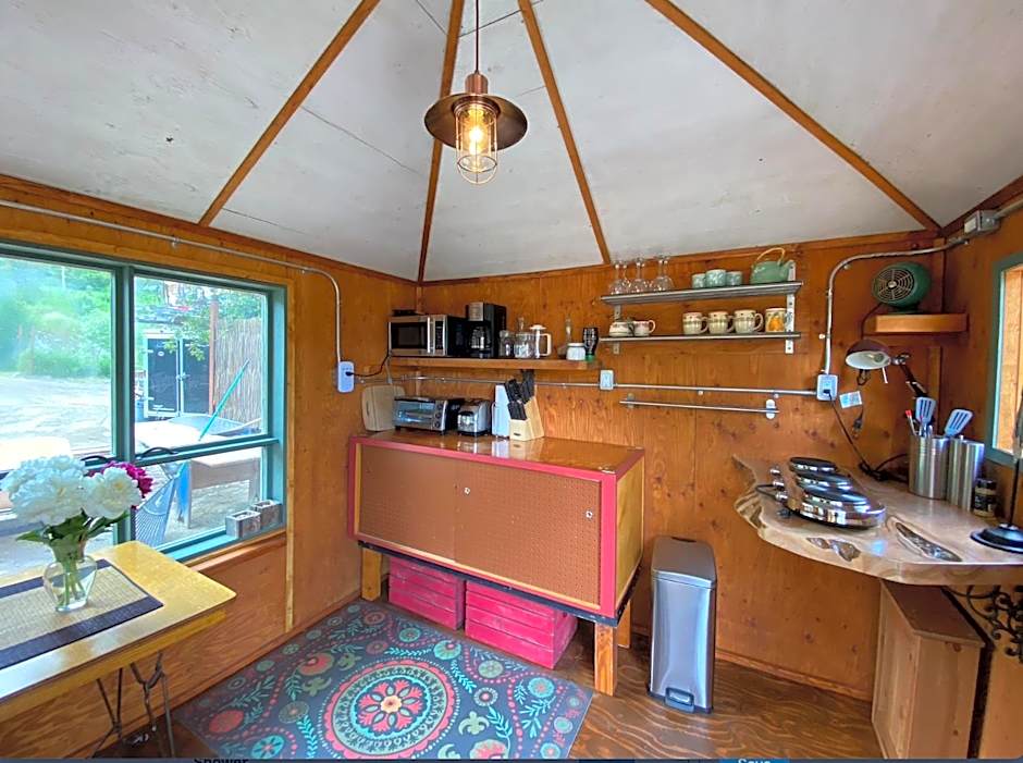Idyllic Cabin Retreat Only 5 Minutes Away From Nelson