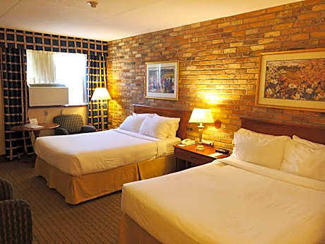 2 Queen Beds Standard Low Floor