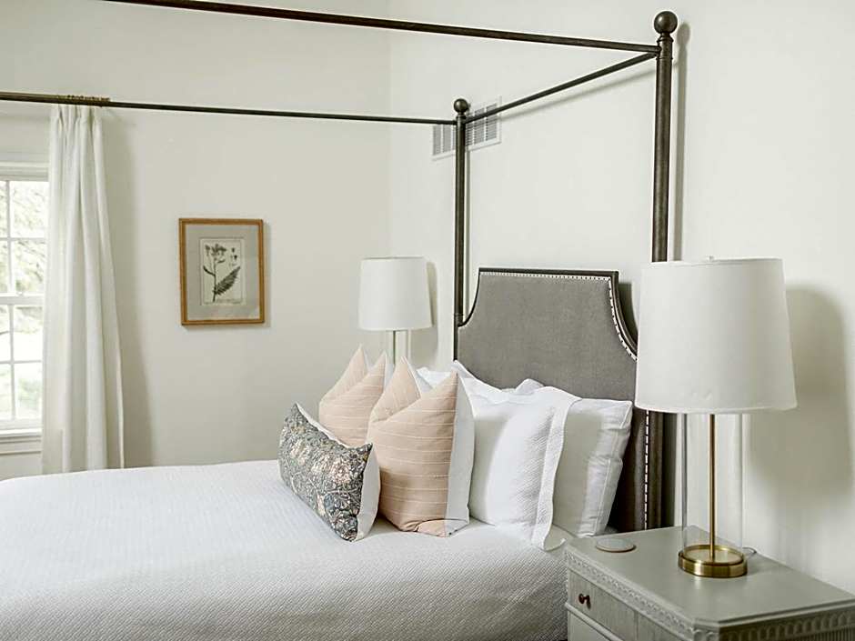 Fairville Inn