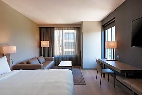 Executive Suite with 1 King, Sofa bed, Balcony