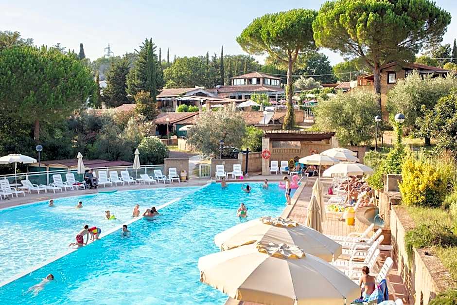 ISA-Residence with swimming pool in Guardistallo surrounded by greenery