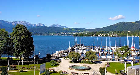Seehotel im Weyer