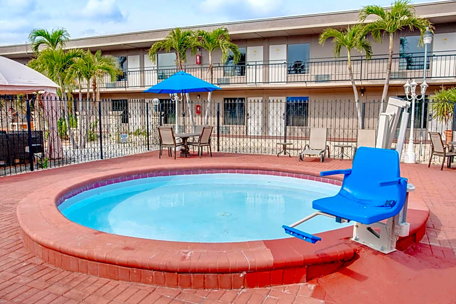 Super 8 by Wyndham St. Petersburg