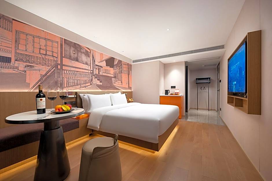 From K Huan Kai Hotel Tiyuxi Metro Station