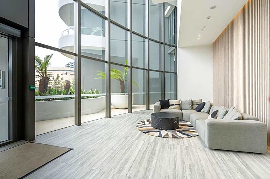 Stylish Phillip apartment with gym and pool - Hosted by CanStay