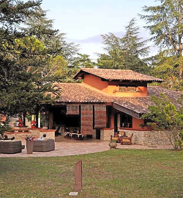 I Lari Castel Del Monte