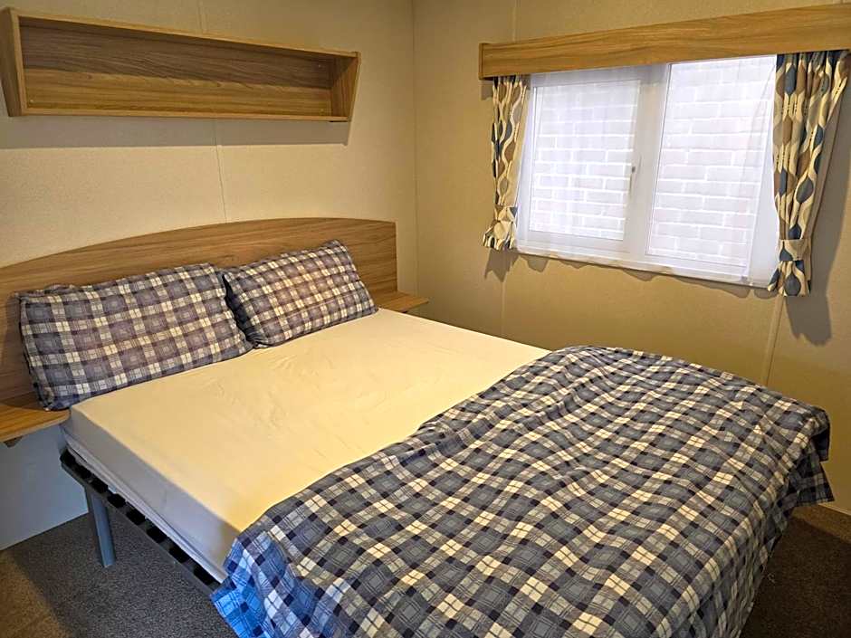 Castaways Holiday Park