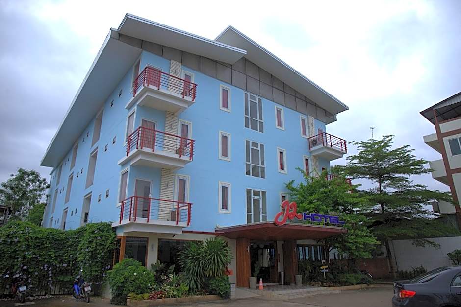 J2 Hotel