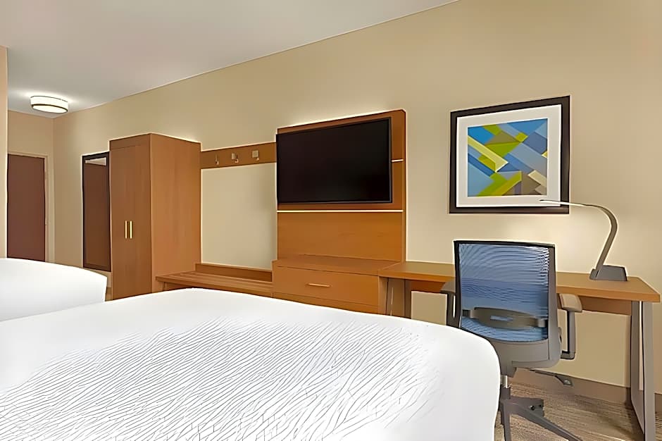 Holiday Inn Express Hotel and Suites Akron South-Airport Area By IHG