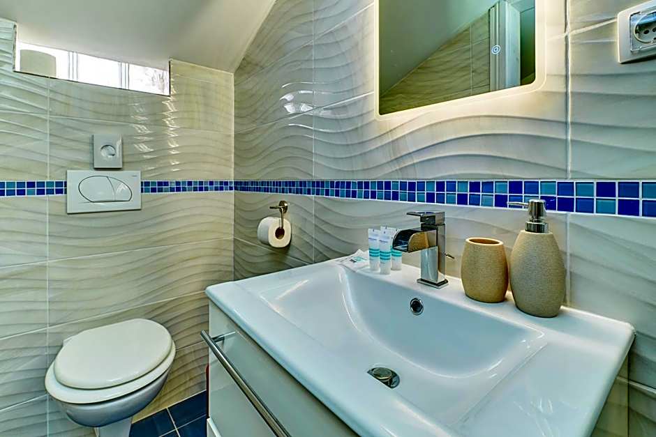 Photo 1 of 11 of 2 Bedroom Apartment