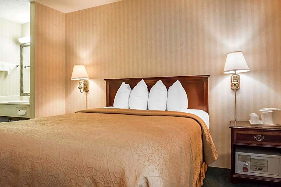 Quality Inn Pittsburgh Airport
