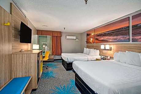 Queen Room with Two Queen Beds - Non-Smoking