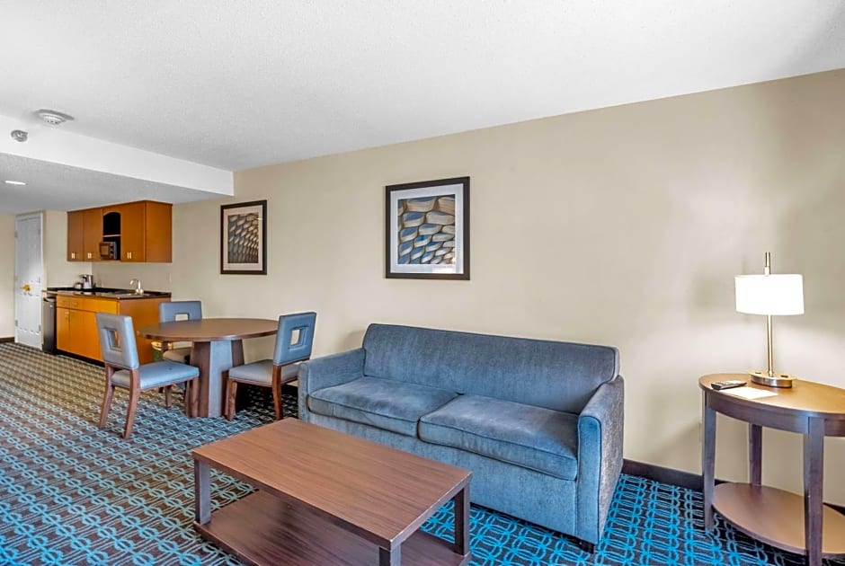 Wingate by Wyndham Chicago Schaumburg