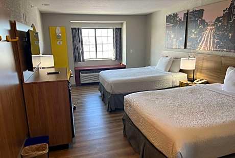 Standard Queen Room with Two Queen Beds - Non-Smoking