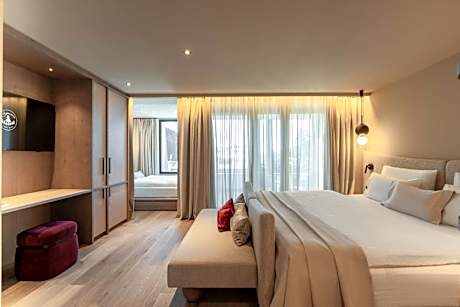 Suite with Mountain View
