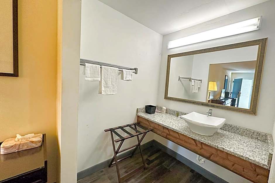 Executive Inn By OYO Ridgeway I-77