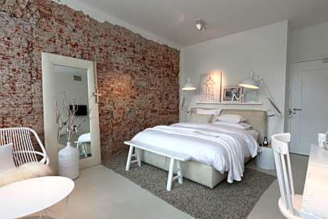 Mother Goose Hotel