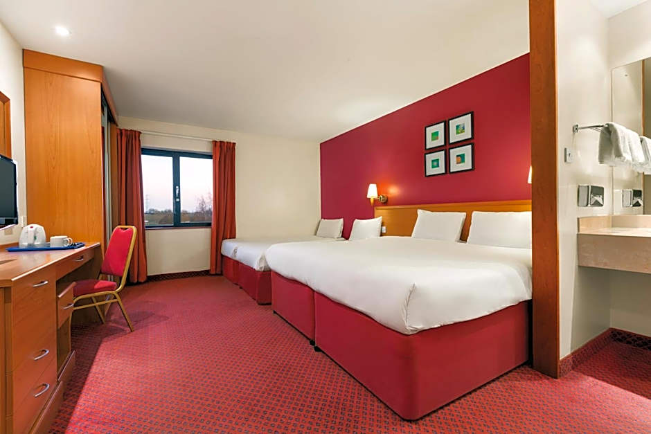 Days Inn by Wyndham Stevenage North