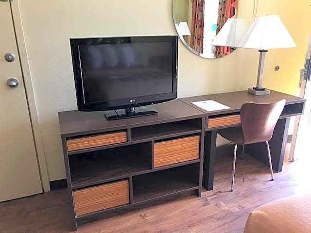 Super 8 by Wyndham Fayetteville