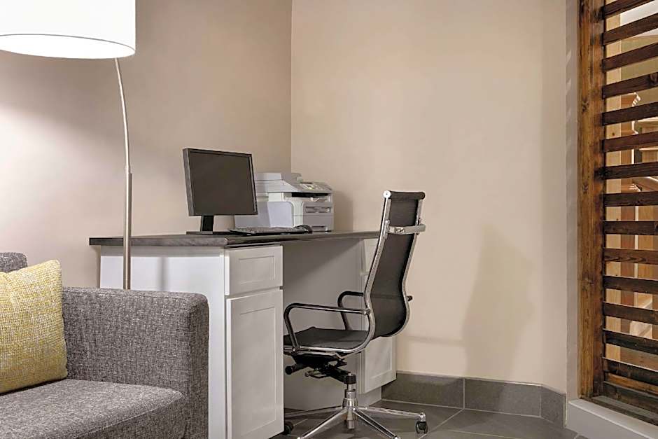 Country Inn & Suites by Radisson, Roanoke Rapids, NC