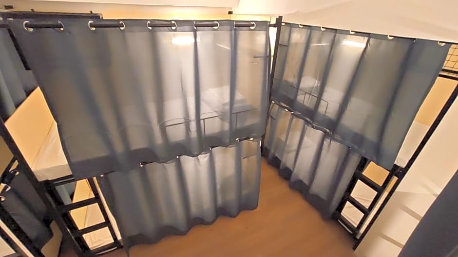 Nomad's Hub - Best Value Co-living Hostel