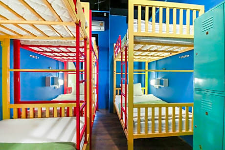 Bed in 8-Bed Mixed Dormitory Room