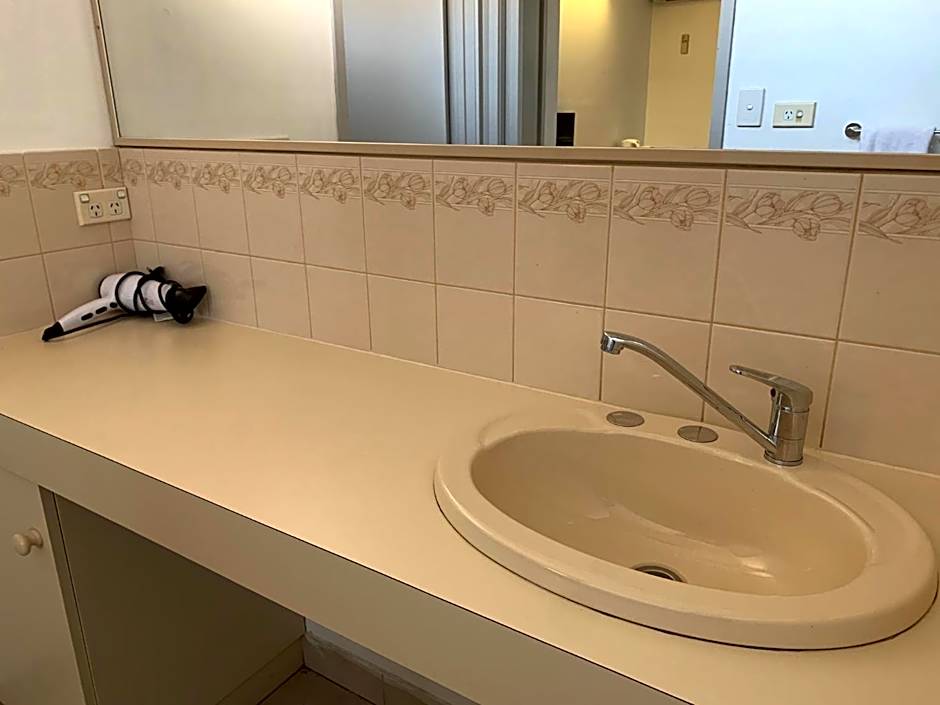 Beaconsfield Lodge Motel