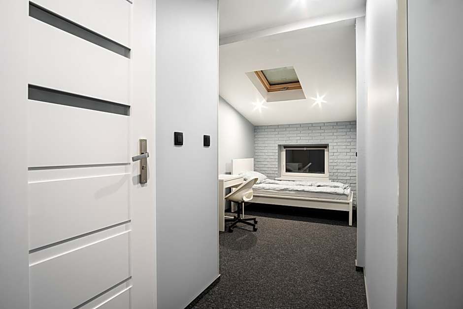 Prywatny pokój z prywatną łazienką - Senatorska 36