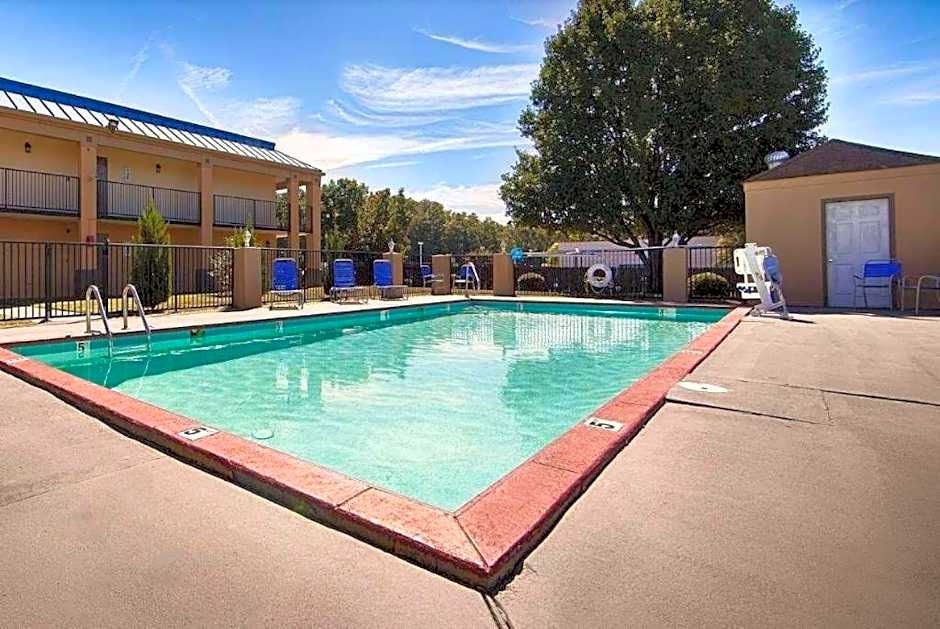 Days Inn Little Rock South – Little Rock, AR