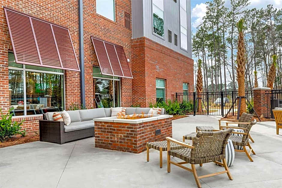 DoubleTree by Hilton Summerville Nexton