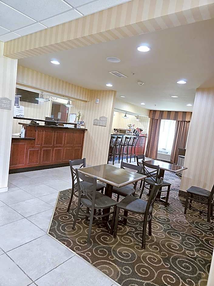 Cobblestone Inn & Suites - Bloomfield
