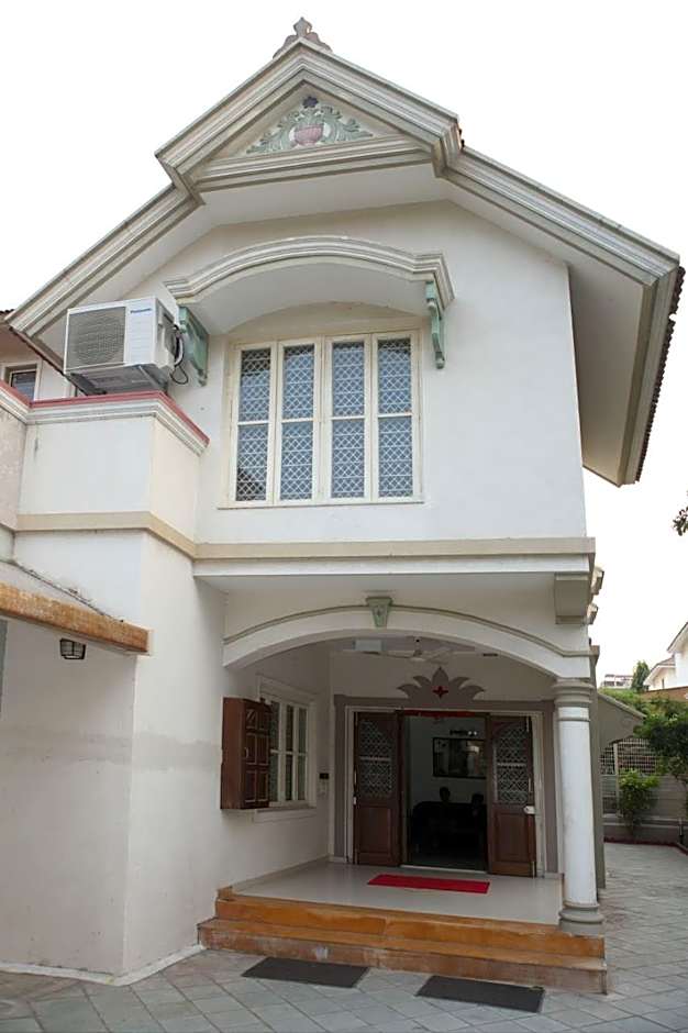 Hotel Shrimad Residency