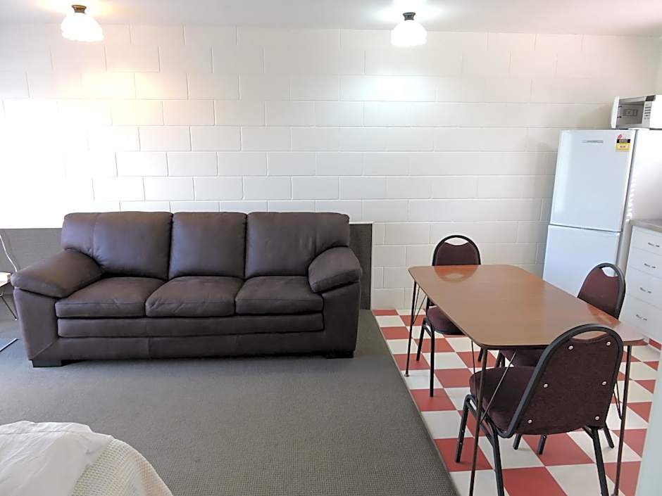 Maple Lodge Motel