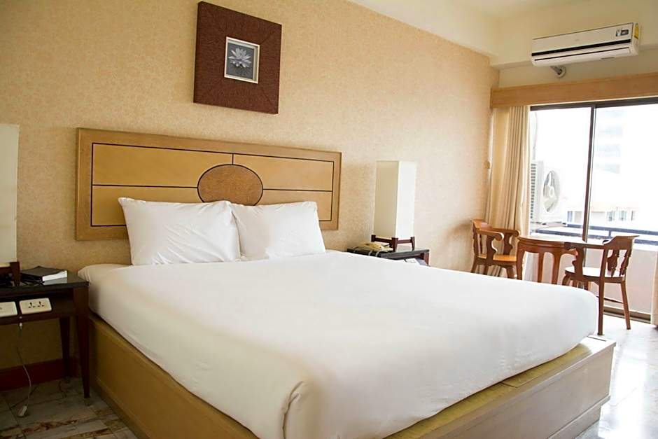 Nonthaburi Palace Hotel