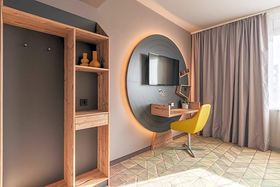Holiday Inn - The Niu, Mill Cologne Mulheim By IHG
