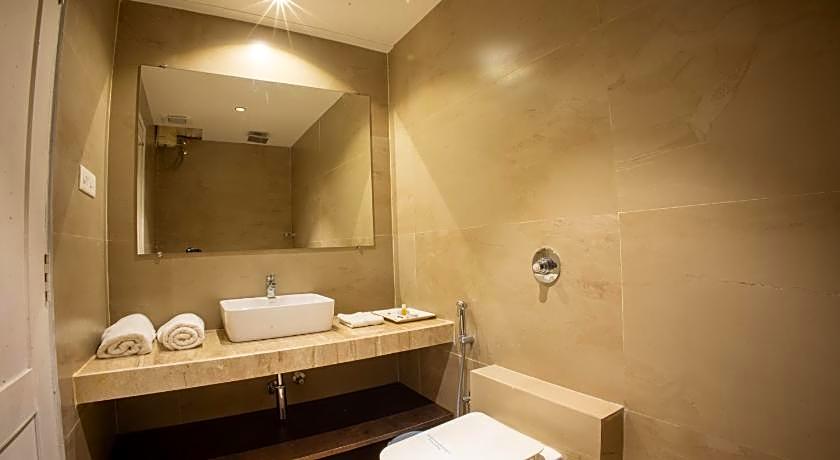 Metro Plaza Hotel by RAK Rooms