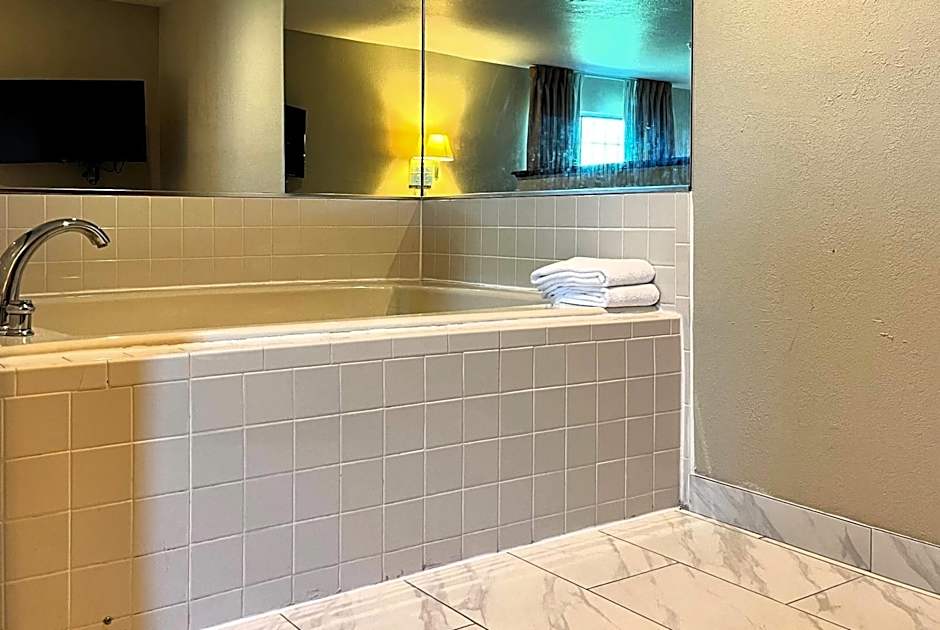 Super 8 by Wyndham Madison IN