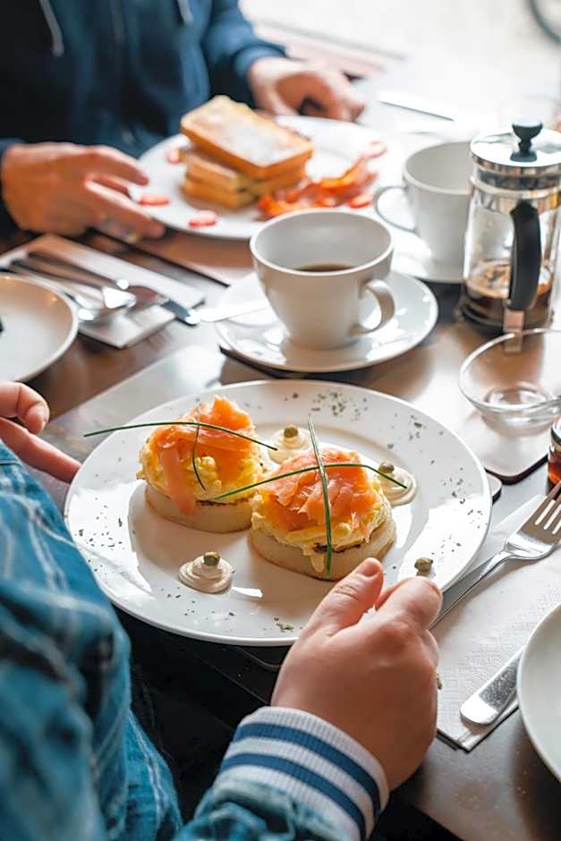 Eriskay B&B and Aviemore Glamping