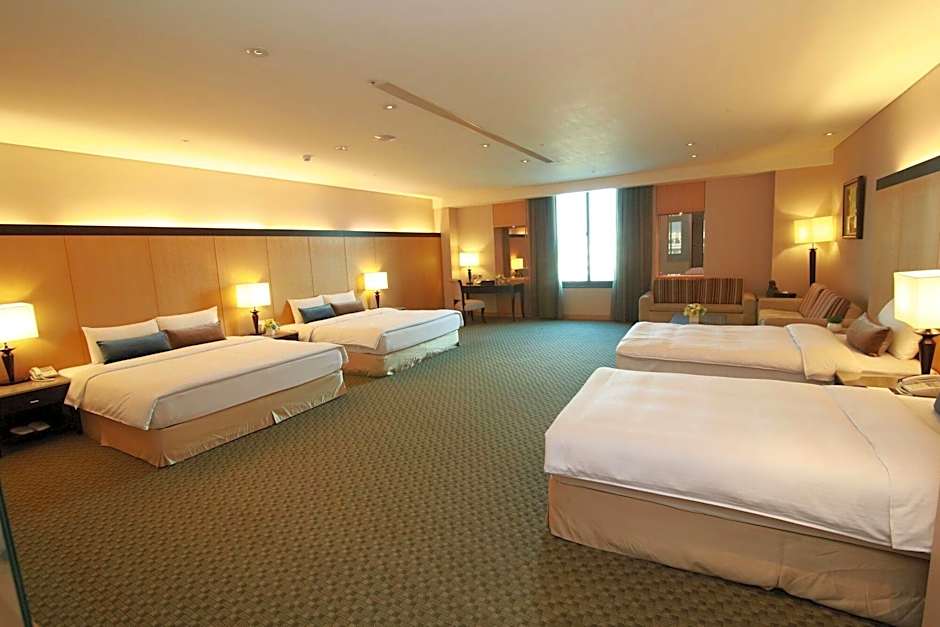 Queena Plaza Hotel