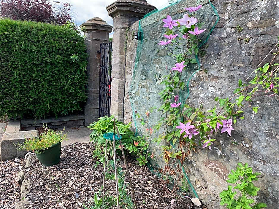 Dupplin152 bed and breakfast