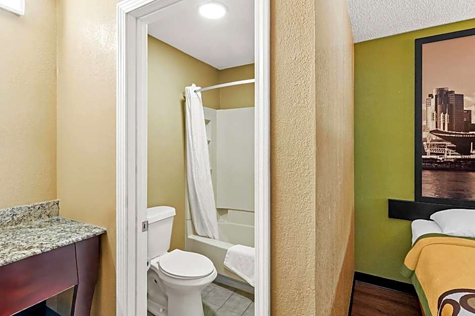 Super 8 by Wyndham Cincinnati/Springdale OH