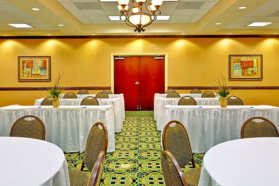 Holiday Inn Express Hotel & Suites Millington-Memphis Area By IHG