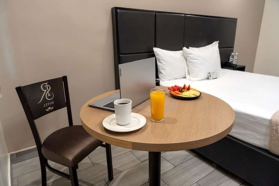 Hotel Siesta Real
