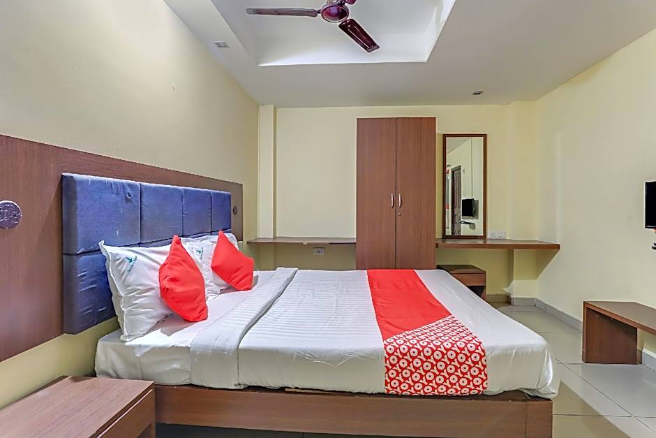 Golden Manor – Chennai, IL
