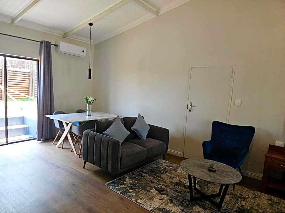 Shumba Valley Lodge Lanseria Airport