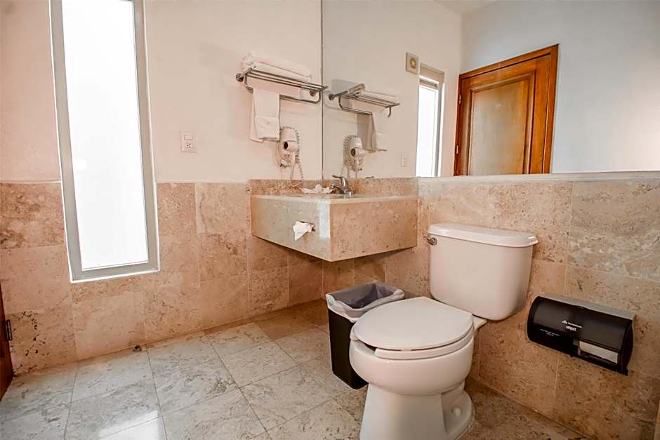 Hecthorny San Carlos Tequisquiapan, BW Signature Collection