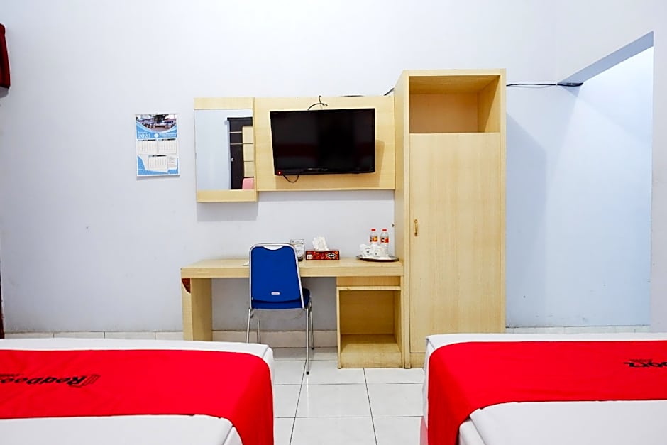 RedDoorz Plus Syariah near Stasiun Pekalongan 2