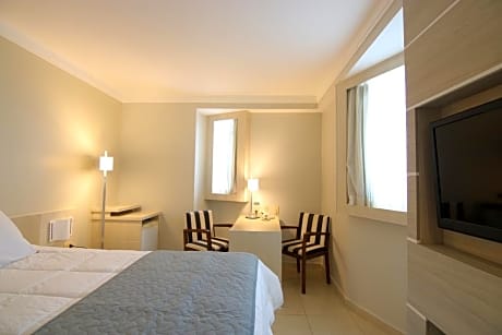 DOUBLE STANDARD DOUBLE BED