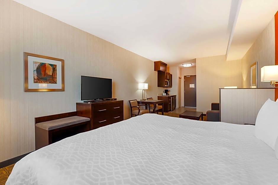 Photo 1 of 9 of 2 Bedroom Suite